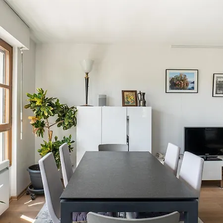 Le Charles Albert Apartment *